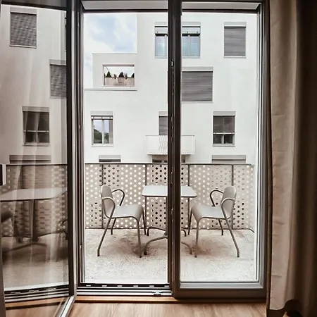 Turnkey I Balcony By National Memorial פראג